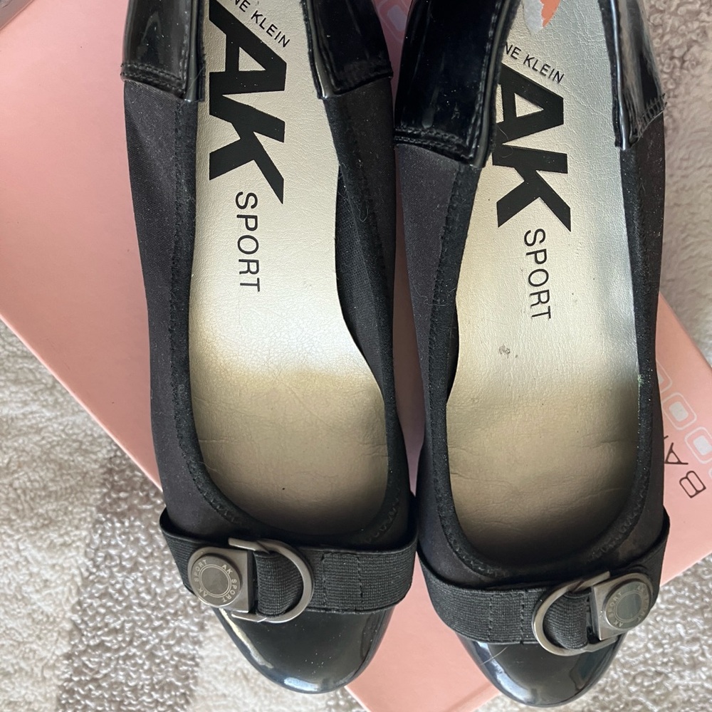 Women's Black Flats